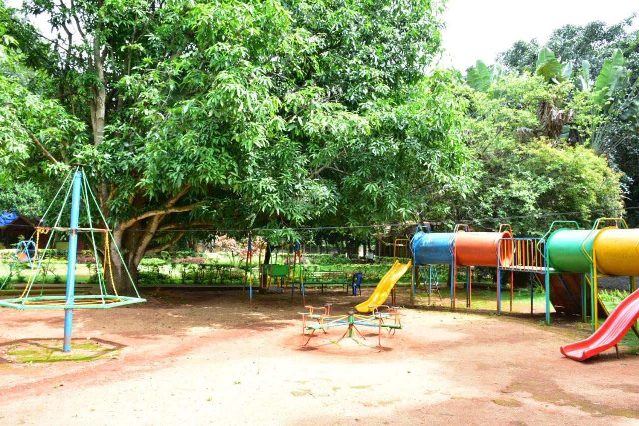 Zeenath Taj Gardens Yelagiri Bagian luar foto