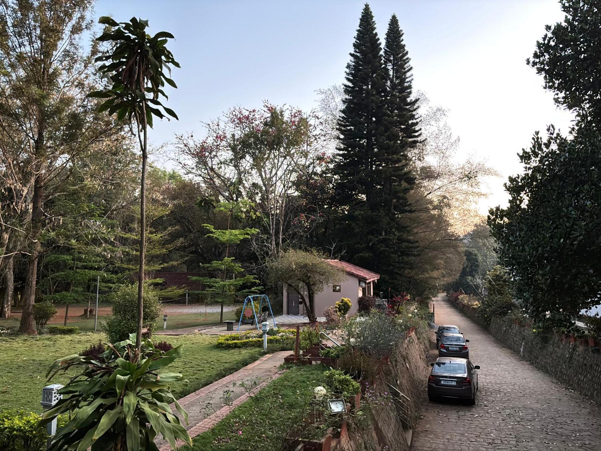 Zeenath Taj Gardens Yelagiri Bagian luar foto